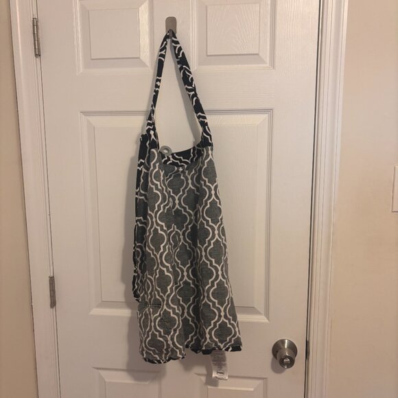 Boppy Nursing Cover Apron Black White Breastfeed Feeding Registry Mommy Essentia - Picture 3 of 6